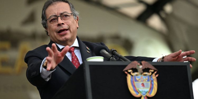 Gustavo Petro convoca a movilizaciones y revela puntos clave de una eventual constituyente: la corrupción sería el delito más severamente castigado en Colombia.