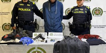 Encapuchado que disparó contra policías desde la Universidad de Antioquia tendría presuntos vínculos con el ELN.