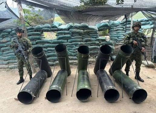 Autoridades hallaron más de 100 kilos de explosivos que serían del ELN en Charta, Santander, poco antes de la visita del presidente De La Espriella al departamento.