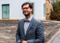 Sergio Esteban Vélez, el funcionario poeta que cuestiona la rebeldía en la literatura colombiana