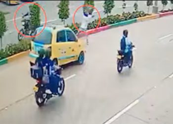 Motorizados atacaron a tiros la cárcel Modelo de Barranquilla tras el ingreso de su director: el hecho quedó registrado en video