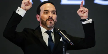 Gobierno de De la Espriella estrecha contactos con Estados Unidos y aborda el tema migratorio