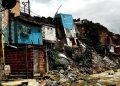 Al menos cuatro viviendas afectadas y diez árboles derribados dejó el fuerte temporal que golpeó a Medellín y al Valle de Aburrá.